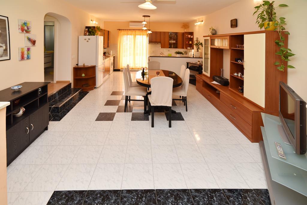 Enjoy Apartment *